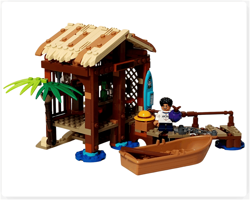 レゴ ONE PIECE 75636「フーシャ村」3袋目の組立完了状態。屋根・外装・植物・桟橋・小舟などが揃い、海辺の小屋全体が完成形に近づいた様子。フーシャ村の情景がまとまり、物語の舞台となる雰囲気がしっかりと伝わる構成。