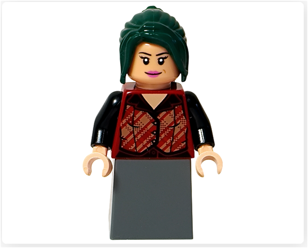 レゴ 75636 ONE PIECE フーシャ村のマキノのミニフィグ正面。深緑の髪パーツと赤いベスト、ダークトーンの腕パーツを使用し、穏やかな表情が確認できるアングルです。