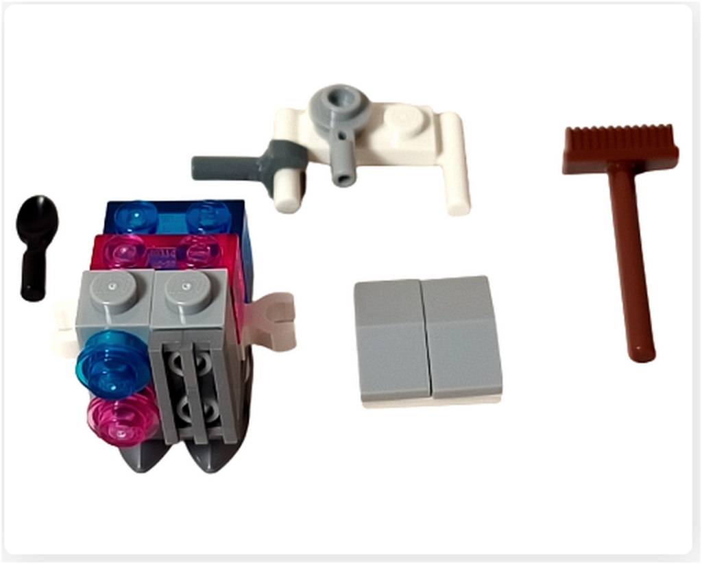 LEGO スター・ウォーズ 75418 アドベントカレンダー2025に含まれるゴンク・ドロイドの組立途中。カラフルな内部パーツで胴体が組まれている工程が確認できる。