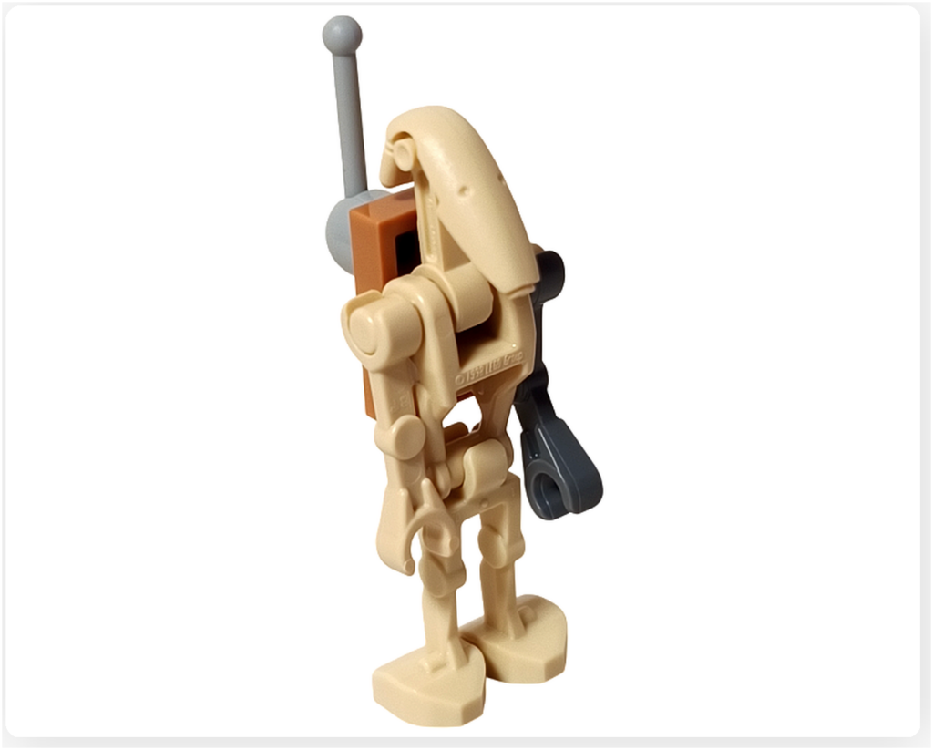 LEGO スター・ウォーズ 75418 アドベントカレンダー2025に含まれるスクラップ・バトル・ドロイドの完成モデル正面。 ベージュを基調とした本体と、前面に配置されたパーツ構成が確認できる。