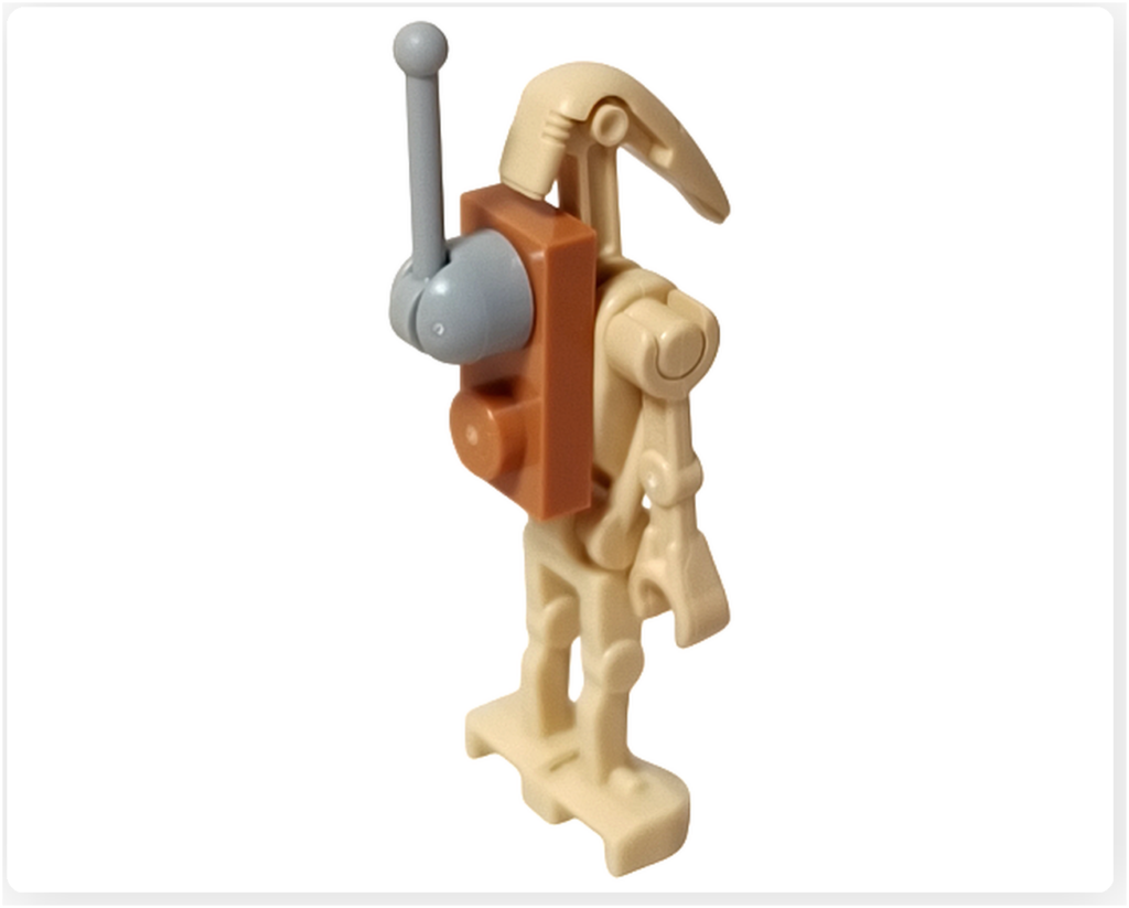 LEGO スター・ウォーズ 75418 アドベントカレンダー2025に含まれるスクラップ・バトル・ドロイドの完成モデル背面。 背中に接続されたアクセサリーパーツや、後方から見た全体構造が確認できる。