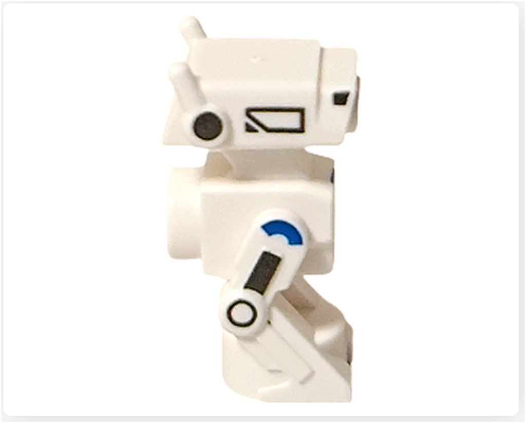 LEGO スター・ウォーズ 75418 アドベントカレンダー2025収録のBD-72を右側面から撮影。頭部側面のセンサーパーツと、胴体側面の青いマーキング、脚部の関節構造が確認でき、可動を前提とした造形がわかる。